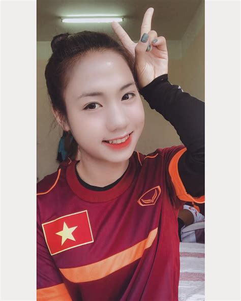 Cư dân mạng phát sốt với nữ cầu thủ hot girl của đội tuyển U Việt Nam