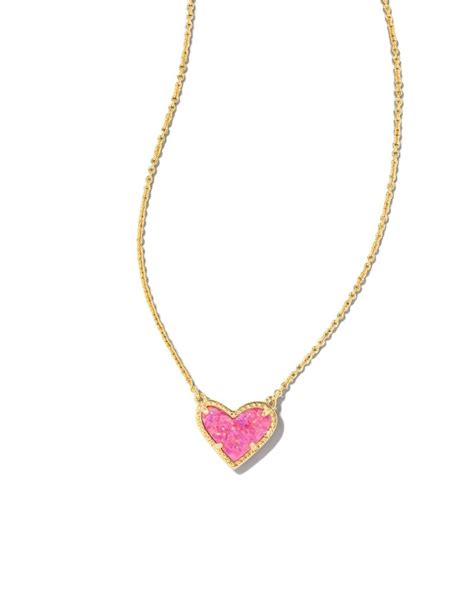 Ari Heart Gold Pendant Necklace In Dichroic Glass Kendra Scott Artofit