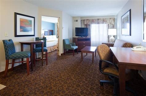 Holiday Inn Express St. Cloud - UPDATED 2018 Prices & Motel Reviews ...