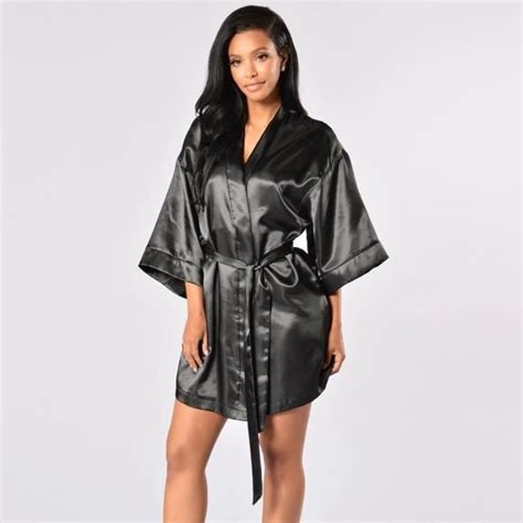 Plus Size Lingerie Sexy Femmes Soie Dentelle Robe Satin Peignoir Vêtements De Nuit Pyjamas Noir