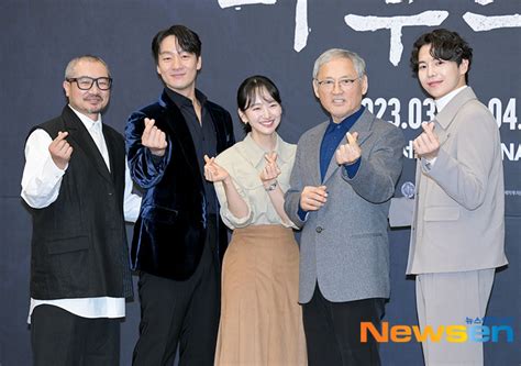 연극 ‘파우스트의 주역들~ 포토엔hd 손에 잡히는 뉴스 눈에 보이는 뉴스 뉴스엔