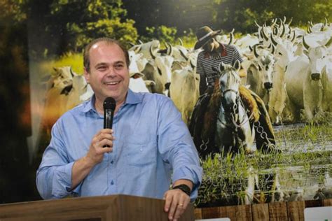 Presidente Marcelo Bertoni participa de inauguração da Galeria de Ex