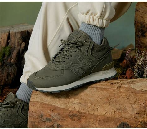 New Balance 574 MID – идеальные высокие кроссовки сезона
