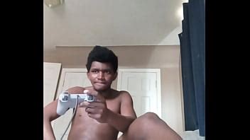 P Watch And Look At Me Naked Whileongameplaying XVIDEOS