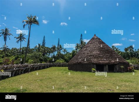 Aboriginal Hut Hi Res Stock Photography And Images Alamy