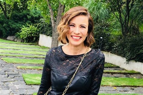 Ingrid Coronado Luce Bikini En La Playa Durante Vacaciones Fama