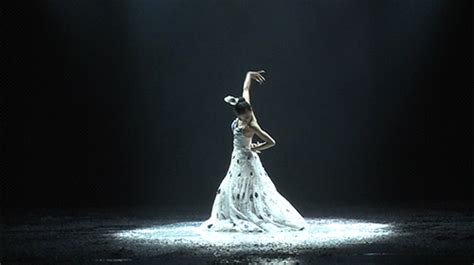 Yang Lipings New Dance Provokes Controversy On The Border Of Art She