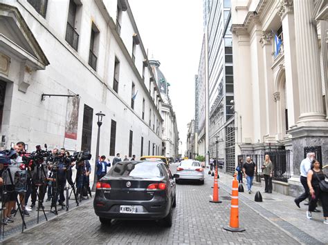 El Banco Central redujo la tasa de política monetaria y bajó la de los