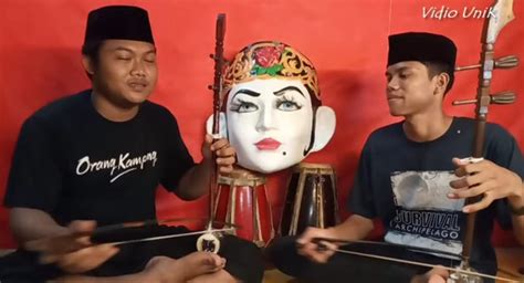 10 Alat Musik Betawi Sejarah Kegunaan Dan Cara Main