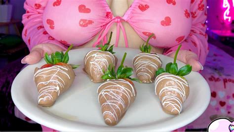 SugarSweetmeatBBW BBW Plans Romantic Valentines Day With Food And