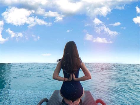 Bạn gái Văn Toàn gợi cảm với bikini