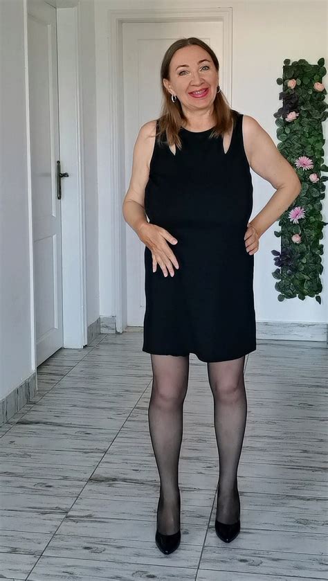 Huge Natural Tits Milf In Black Stckings And High Heels Pics XHamster