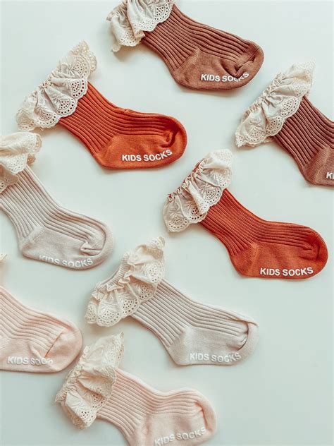 Meia Frufru Nude Amo Cria Moda Infantil Criativa e Confortável