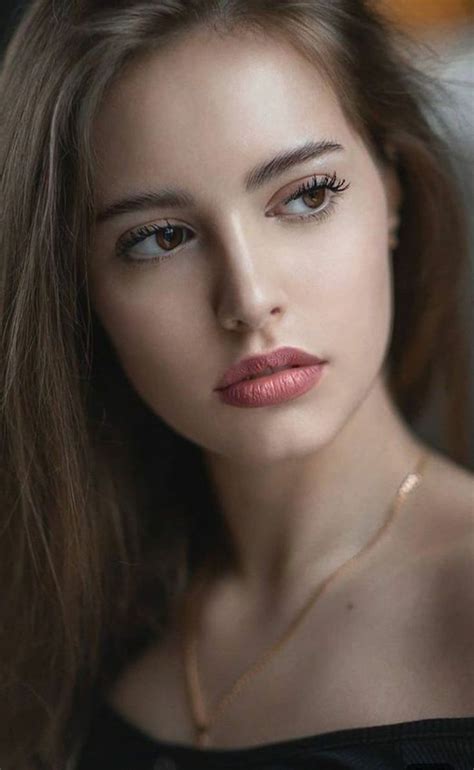 Long Hair Brunette Woman Natural Fashion Make Up Face Artofit