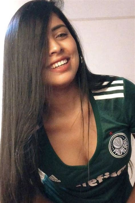 Pin de Esteban Nieves em Chicas del fútbol Garotas Mulher Belas