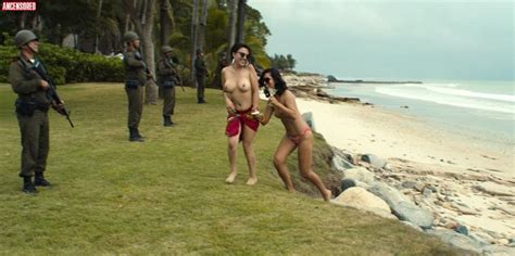 Unknown Latina Nue Dans Narcos Mexico