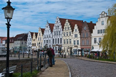 "Holländerstädtchen" Friedrichstadt: Blick zum Marktplatz Foto & Bild ...