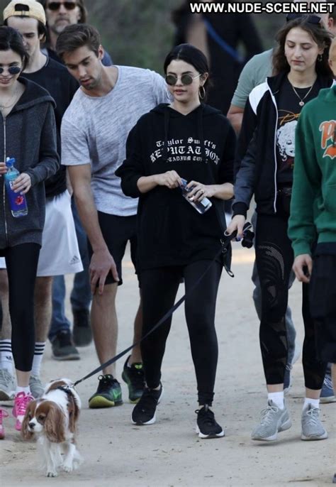 Selena Gomez Posing Hot Big Ass Brown Eyes Asian Actress Selena Gomez