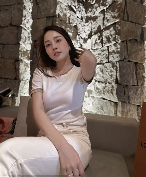 Hot girl Trâm Anh bị netizen tấn công bằng loạt bình luận phản cảm