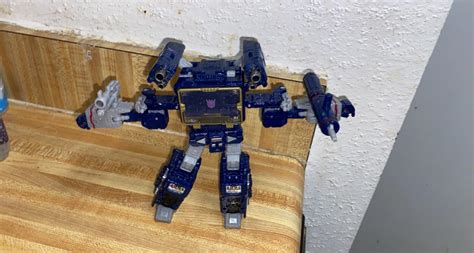 T Posing Soundwave Isnt Real He Cant Hurt You T Posing Soundwave