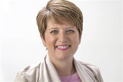 Angie Hicks 2025: Husband, net worth, tattoos, smoking & body