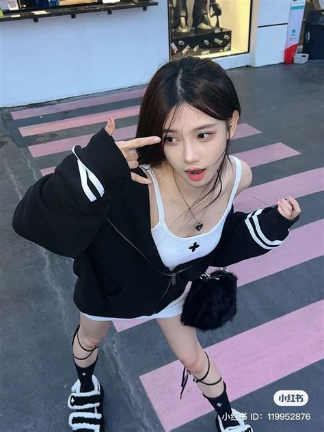 Pin Oleh Miii Di 🍁🍠♡ Di 2024 Orang Cantik Gadis Ulzzang Wanita