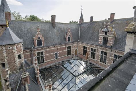 Op Bezoek Bij Kasteel Cleydael In Aartselaar Een Vierkante