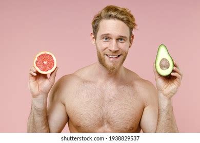 рез по запросу Half naked old man изображения стоковые фотографии и векторная графика