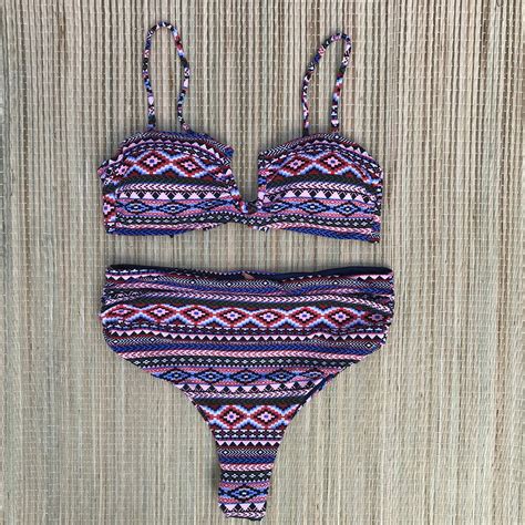 Biquíni Top V Calcinha Hot Pants Geométrico Dondoca Moda Feminina Dondoca Moda Feminina