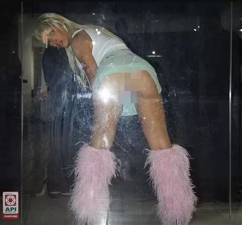 Doja Cat Displays Curves With Legs In Air Wearing Bikini Held Together By String Daily Star