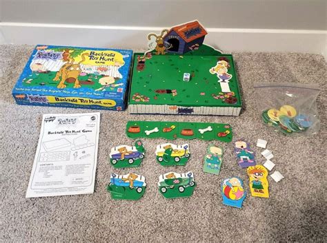 1990s Nickelodeon Rugrats Backyard Toy Hunt Board Game 41420 Mattel