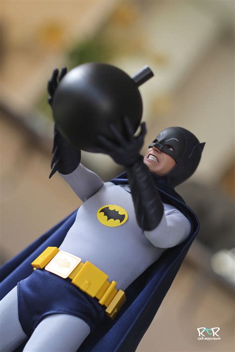 Review Hot Toys 1966 Classic Batman Rad Toy Review