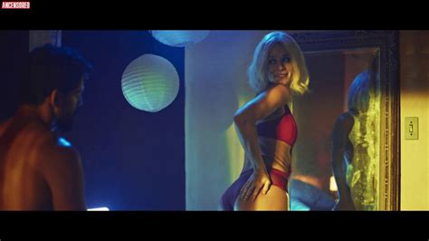 Naked Mariana Ximenes In Ilha De Ferro