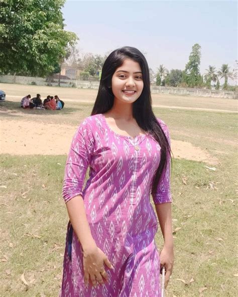 Pin By Geetesh Revankar On Beautiful Smile Women Cute College Outfits