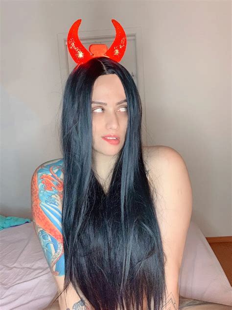 Discover more like Socialmediagirls: Looks like an angel fell on earth