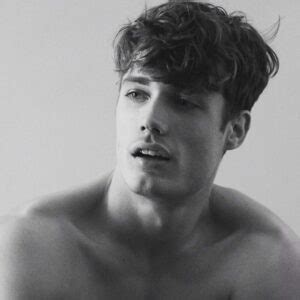 Le Beau Mec Du Jour Par La Gay Life L La Gay Life