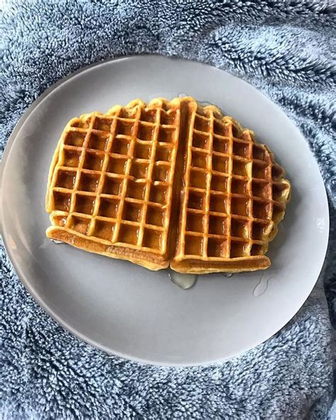 Nid Dabeille Ou Gaufres Au Miel On Est Dimanche Il Ny A Plus De Doute