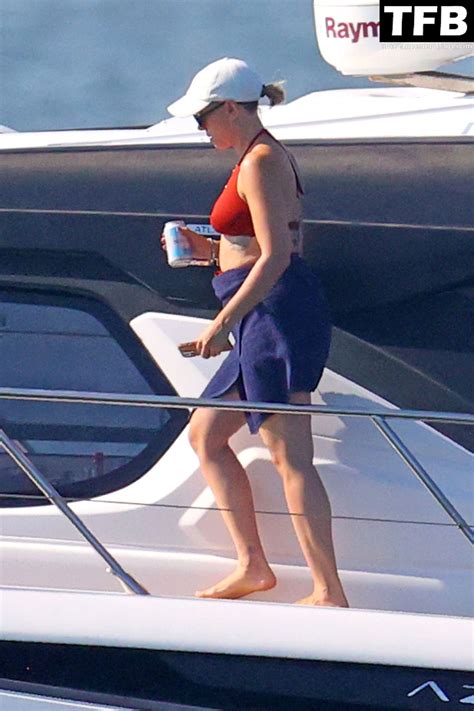 Scarlett Johansson Hits The Ocean In A Red Bikini In East Hampton Photos Pinayflixx Mega