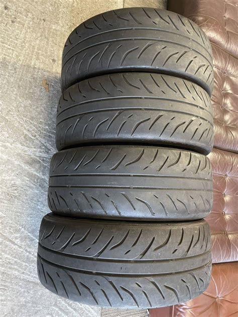 Yahoo!オークション - 225 45R18 Dunlop DIREZZAK
