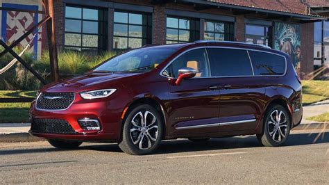 2021 Chrysler Pacifica AWD First Drive Review: Decisions, Decisions