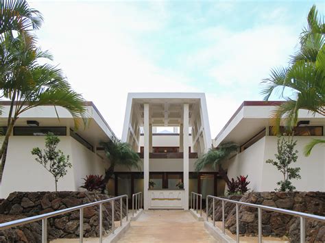 Hawaiian Memorial Park Mortuary at Valley of the Temples