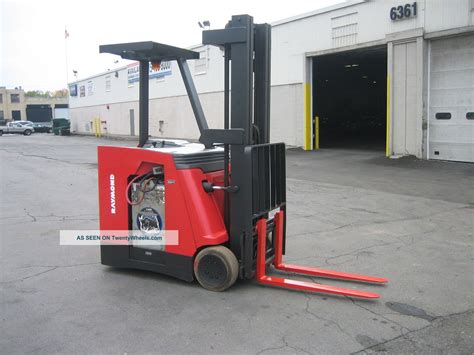 raymond forklift dockstockerpacer   lift  machine