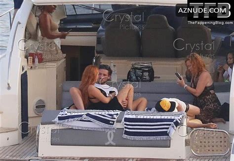 Bella Thorne Sexy Seen Flaunting Her Hot Figure On A Boat In Greece Aznude