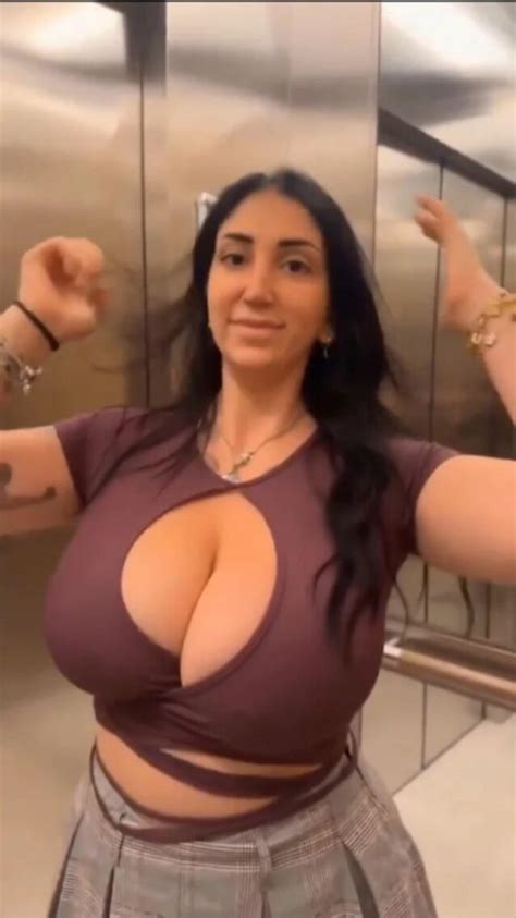 What S The Name Of This Brunette With Large Tits Andreea Irimescu Irifit 98 1709520