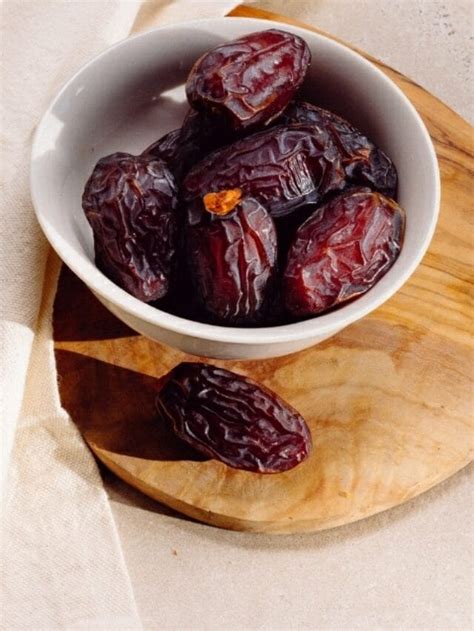 Dates for diabetes: Here’s how it affects blood sugar levels