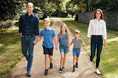 Prince William and Kate Middleton's 2022 Christmas card revealed