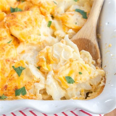 Cheesy Scalloped Potatoes Au Gratin Potatoes Yellowblissroad