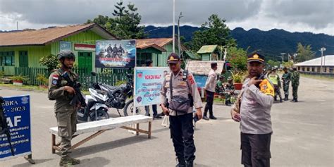 Jelang Rapat Pleno TNI Polri Jaga Ketat Kantor KPU Pegunungan Bintang