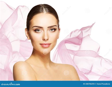 Perfect Model With The Professional Nude Makeup Perfect Skin And Dark Lips Stock Photography