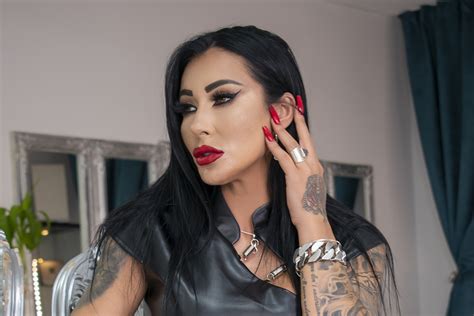 Sensual Dominance Mistress Kennya S Asmr Whispers And Smoke Vr Porn Video Vrporn